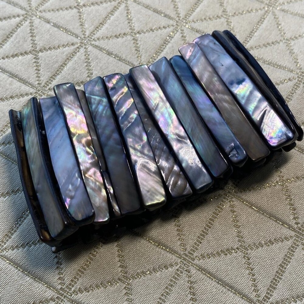 intage Handmade Mother of Pearl Shell Bracelet – Iridescent Natural Shell